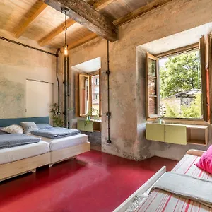 Un Posto A Hostal